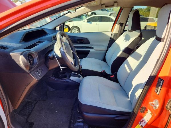 2014 TOYOTA PRIUS — DENT