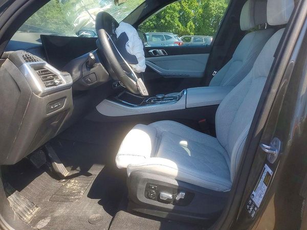 2025 BMW X5 — DENT