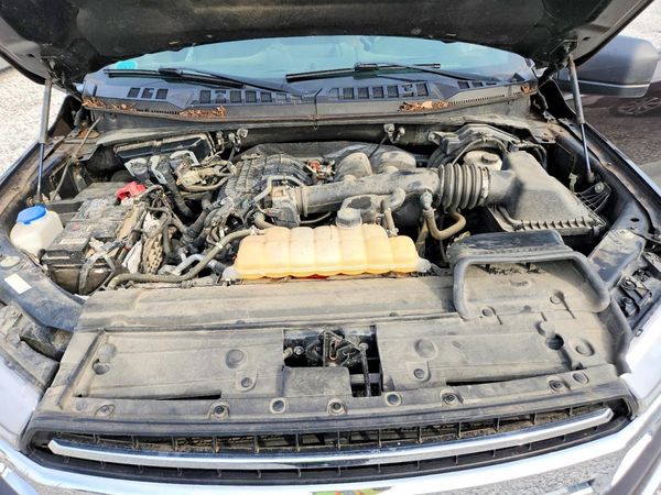 2018 FORD F150 — Engine bay
