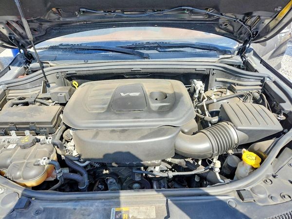 2016 JEEP GRAND CHEROKEE Summit — Engine bay