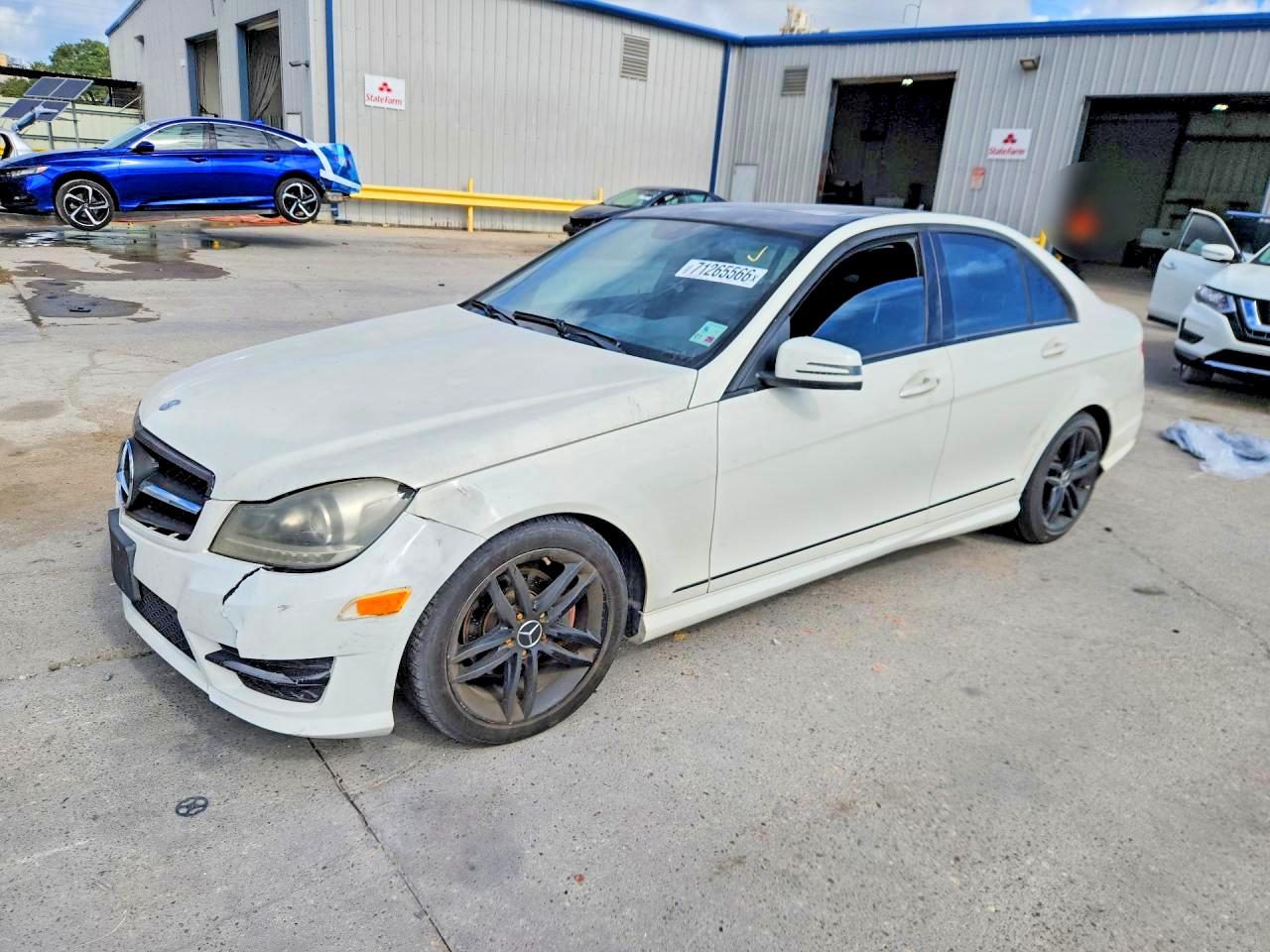 2012 MERCEDES-BENZ C-CLASS C300 4-MATIC — Front 3/4