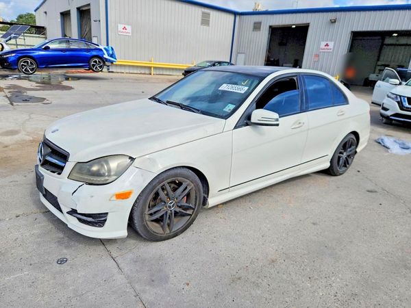 2012 MERCEDES-BENZ C-CLASS C300 4-MATIC — Front 3/4