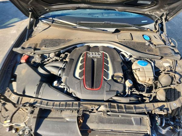 2016 AUDI S6 quattro Premium Plus — Engine bay