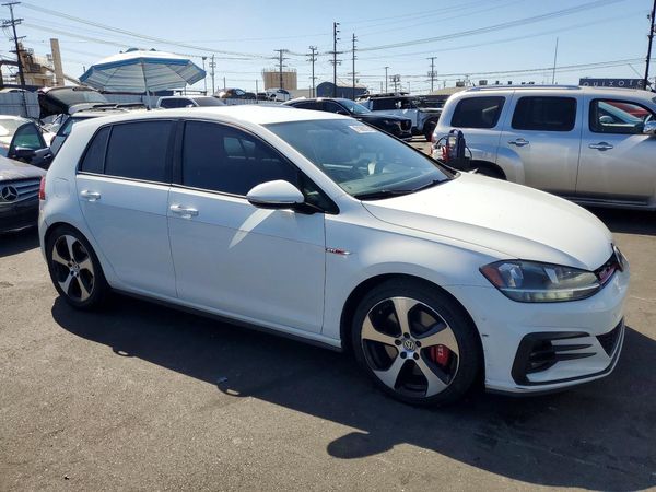 2019 VOLKSWAGEN GTI — Passenger 3/4