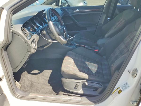 2019 VOLKSWAGEN GTI — DENT