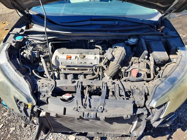 2014 HONDA CRV LX — Engine bay