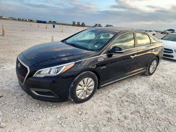 2017 HYUNDAI SONATA — DSFA — Front 3/4