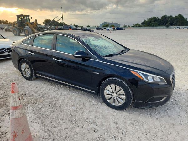 2017 HYUNDAI SONATA SE — Passenger 3/4