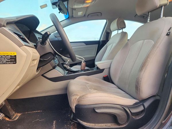 2017 HYUNDAI SONATA SE — DENT