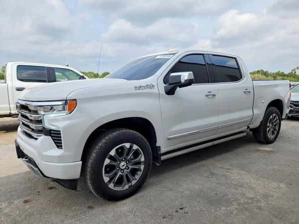 2025 CHEVROLET SILVERADO High Country — Front 3/4