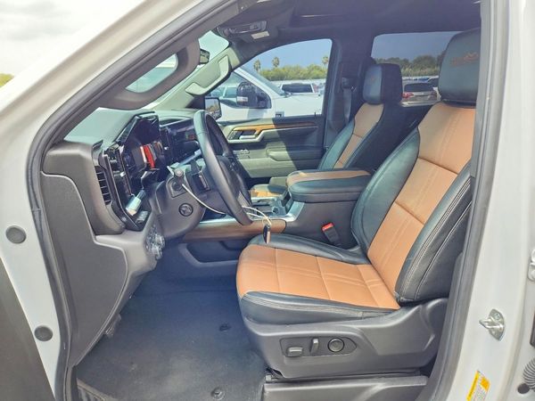 2025 CHEVROLET SILVERADO High Country — DENT