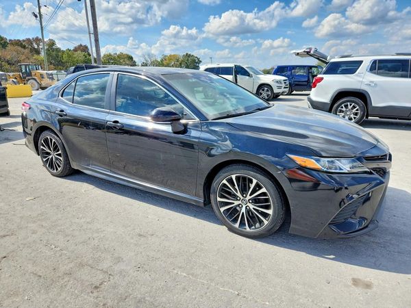 2018 TOYOTA CAMRY L/LE/SE/XLE — Passenger 3/4