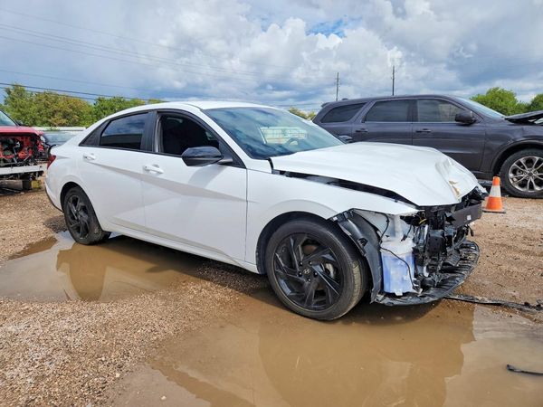 2026 HYUNDAI ELANTRA — Passenger 3/4