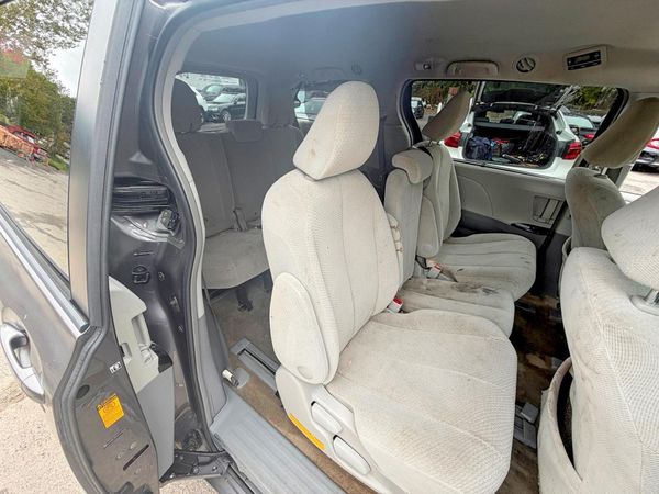 2014 TOYOTA SIENNA