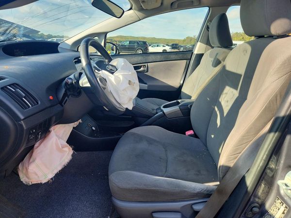 2012 TOYOTA PRIUS — DENT