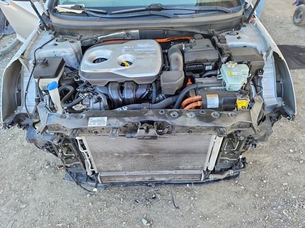2019 HYUNDAI SONATA Hybrid SE — Engine bay