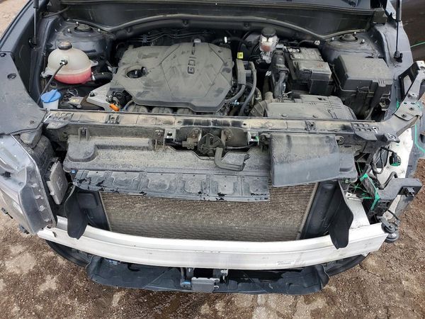 2022 HYUNDAI SANTA FE SEL w/ Premium Pkg — Engine bay