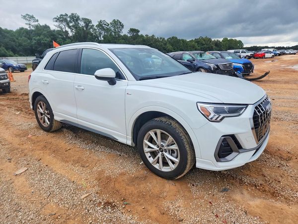 2024 AUDI Q3 S Line quattro Premium — Passenger 3/4