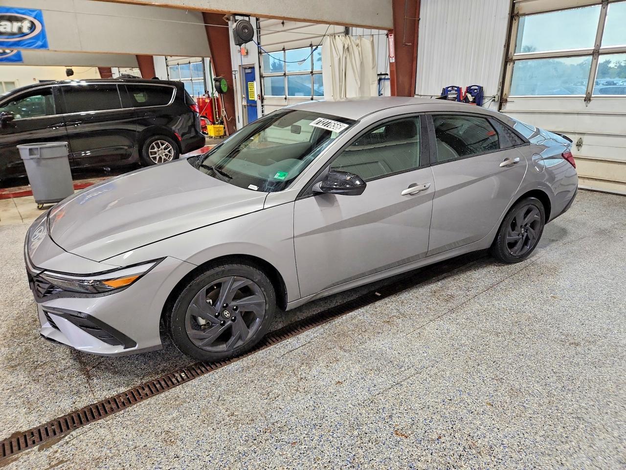 2026 HYUNDAI ELANTRA — Front 3/4