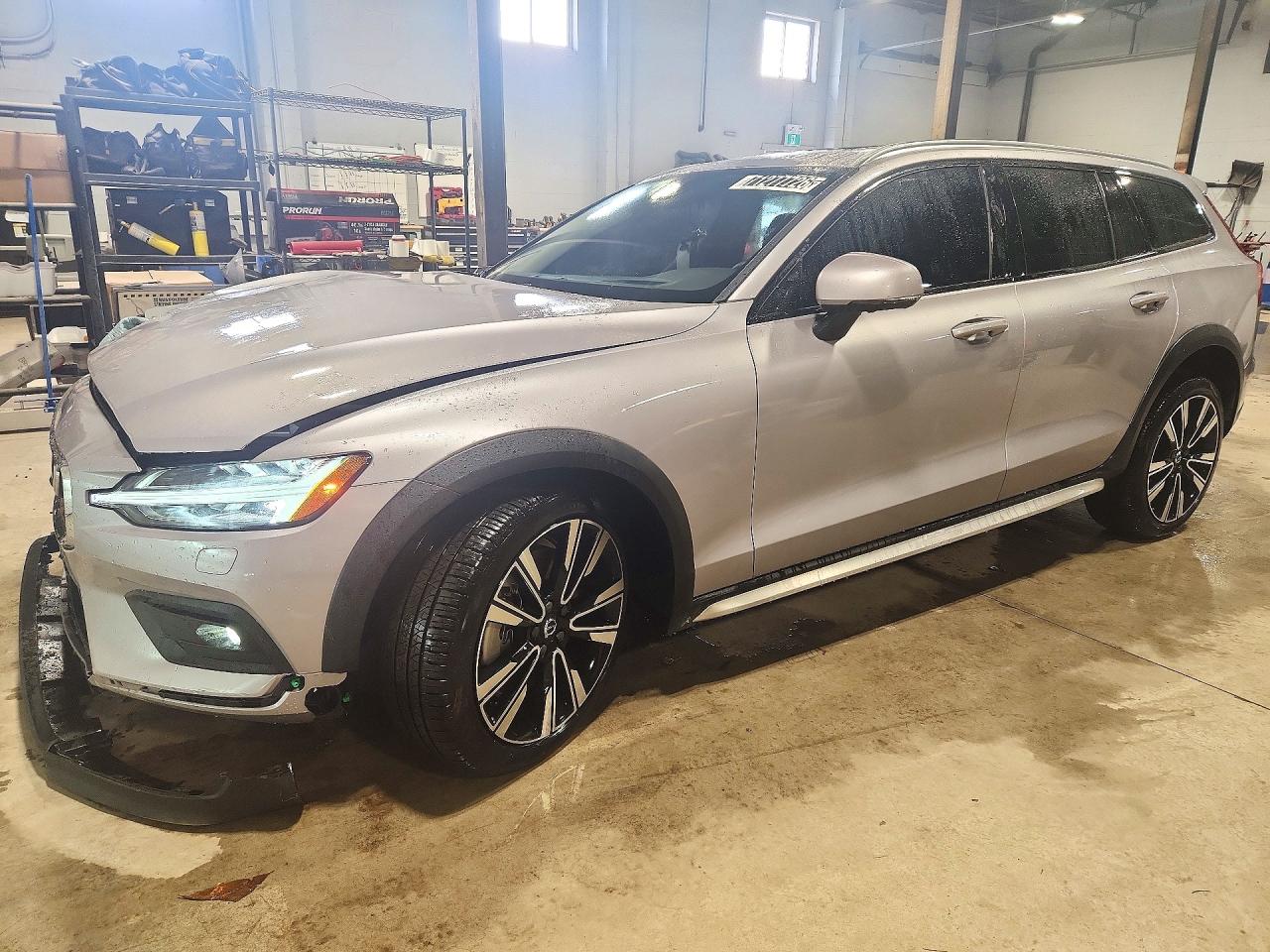 2026 VOLVO V60 Ultra — Front 3/4