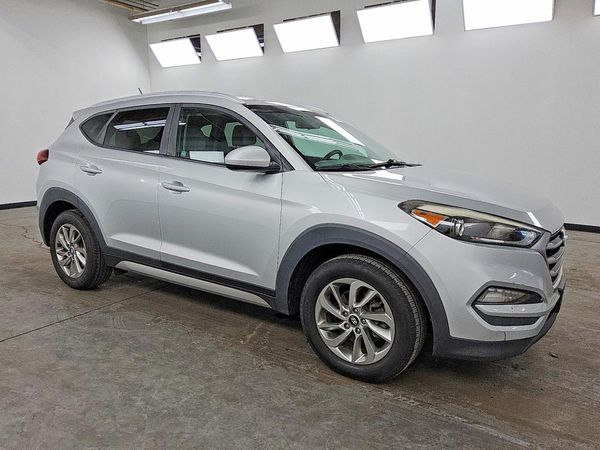 2017 HYUNDAI TUCSON — Passenger 3/4
