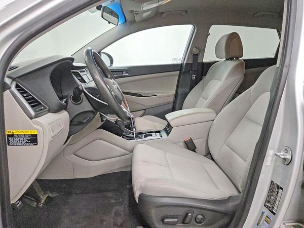 2017 HYUNDAI TUCSON — DENT