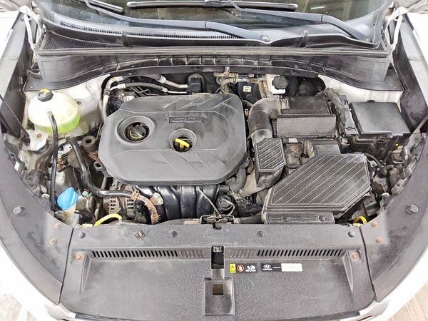 2017 HYUNDAI TUCSON — Engine bay