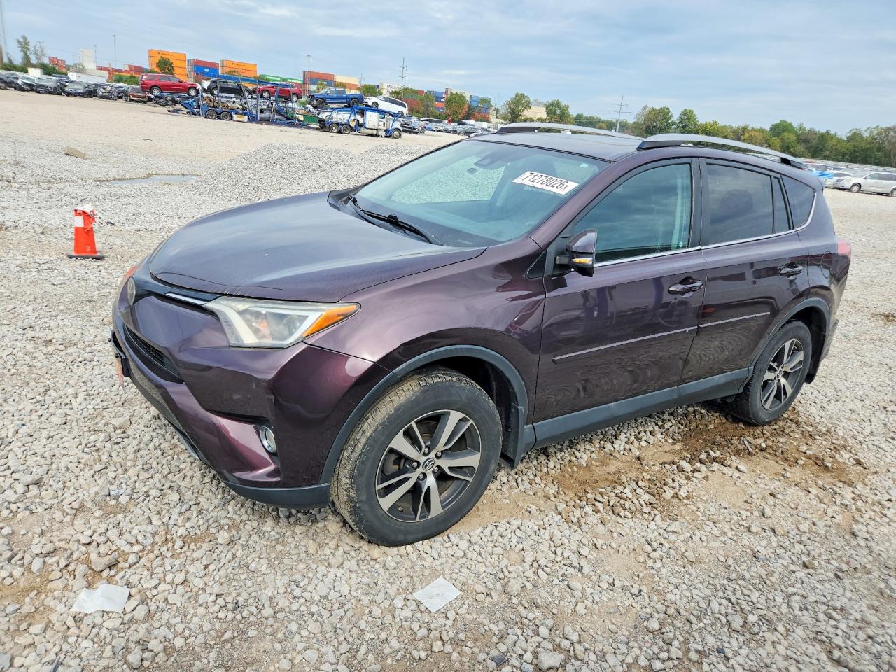 2017 TOYOTA RAV4 XLE — Front 3/4