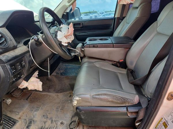 2018 TOYOTA TUNDRA SR/SR5 — DENT
