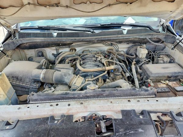 2018 TOYOTA TUNDRA SR/SR5 — Engine bay