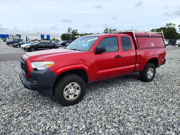 2022 TOYOTA TACOMA SR5 — Front 3/4