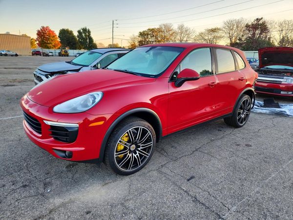2018 PORSCHE CAYENNE Base / Platinum Edition — Front 3/4
