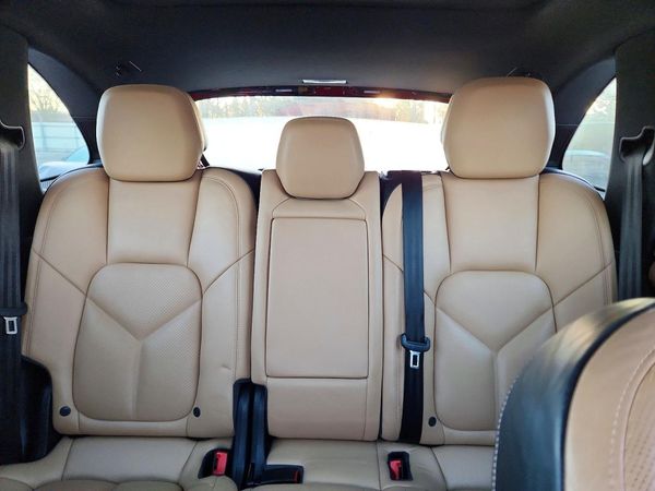 2018 PORSCHE CAYENNE Base / Platinum Edition — SUVN