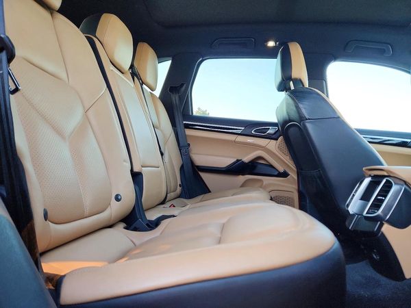 2018 PORSCHE CAYENNE Base / Platinum Edition — PSRS