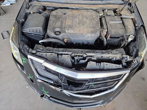 2017 CADILLAC XTS Luxury — Engine bay