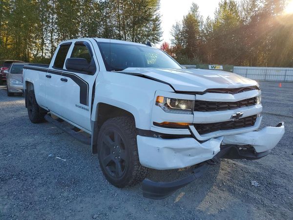 2018 CHEVROLET SILVERADO Custom — Passenger 3/4