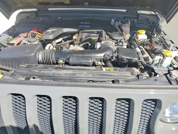 2019 JEEP WRANGLER Unlimited Sport — Engine bay