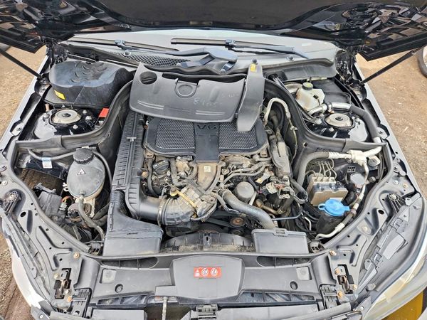 2014 MERCEDES-BENZ E-CLASS E350 — Engine bay