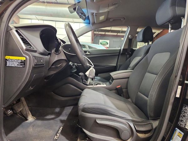 2018 HYUNDAI TUCSON SE Standard — DENT
