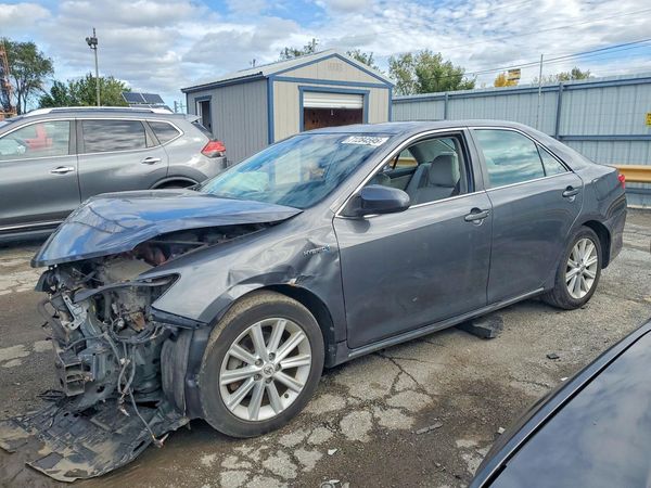 2012 TOYOTA CAMRY SOLA Hybrid — Front 3/4