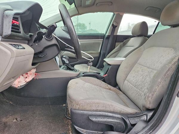 2020 HYUNDAI ELANTRA — DENT