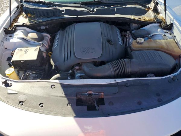 2015 DODGE CHARGER R/T — Engine bay