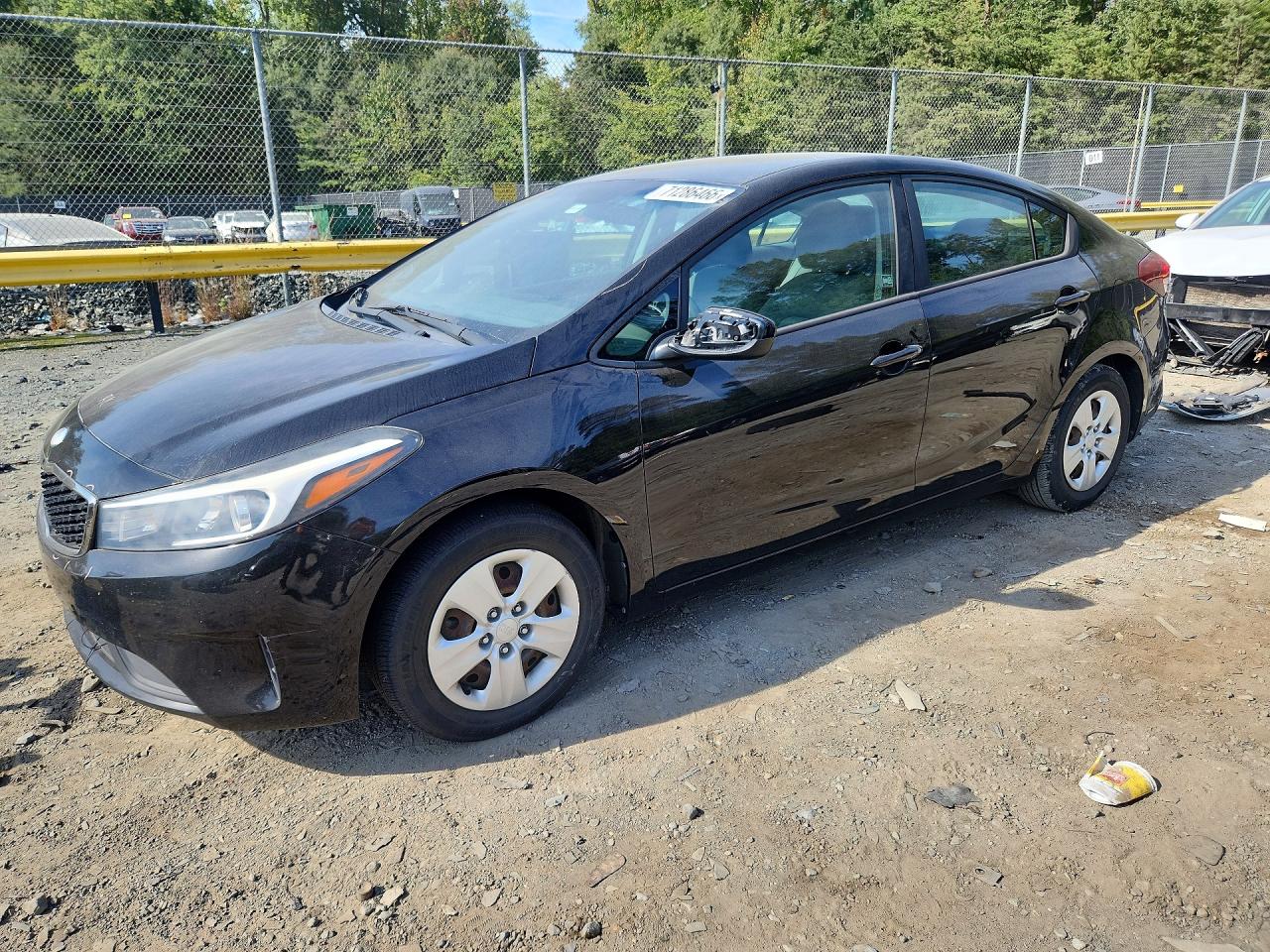 2017 KIA FORTE LX Base — Front 3/4