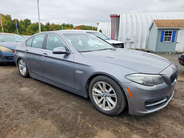 2014 BMW 528 xDrive — Passenger 3/4
