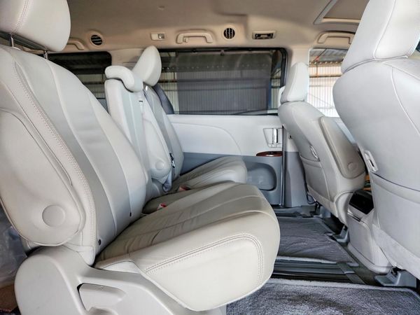 2014 TOYOTA SIENNA — PSRS