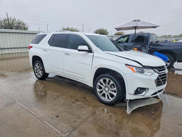 2018 CHEVROLET TRAVERSE Premier — Passenger 3/4