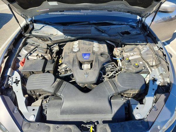 2014 MASERATI GHIBLI — Engine bay