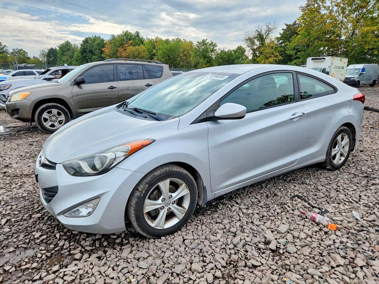 2013 HYUNDAI ELANTRA — Front 3/4