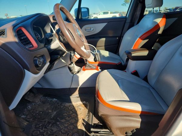 2017 JEEP RENEGADE Limited — DENT