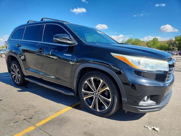 2015 TOYOTA HIGHLANDER Base/Hybrid — Passenger 3/4